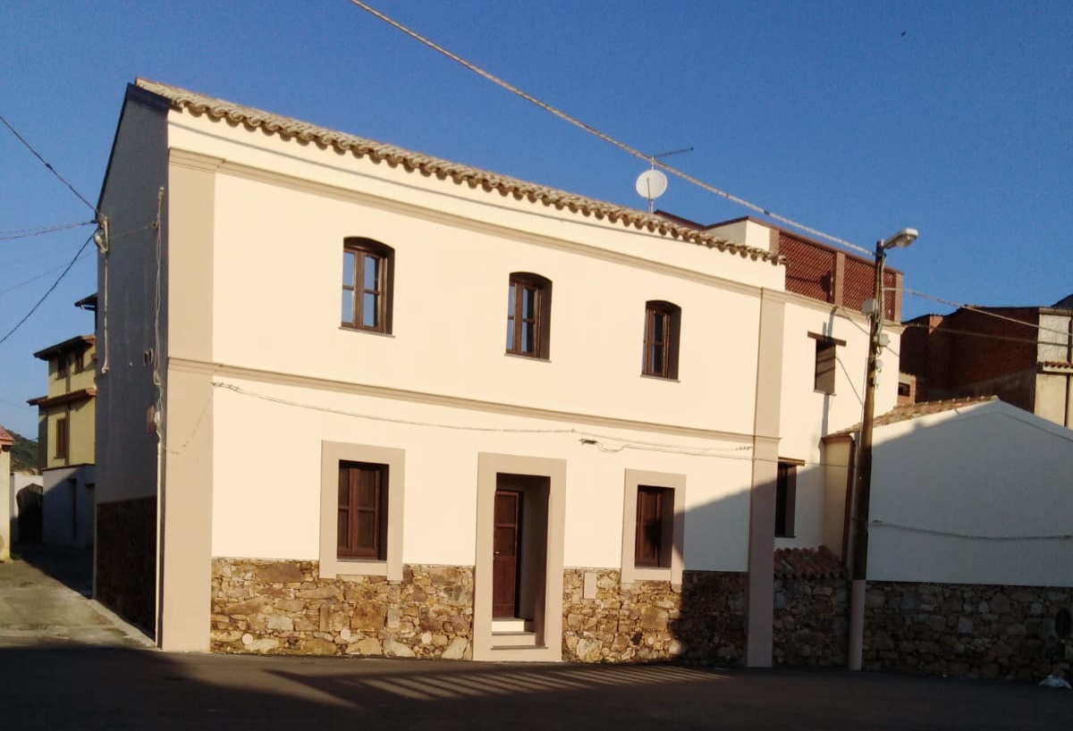 Casa Lampis